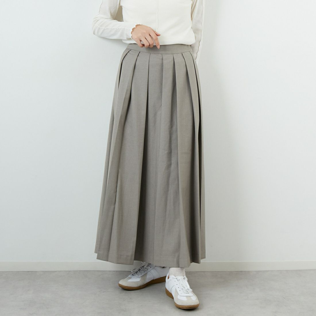 Kelen [ケレン] タックプリーツ デザインパンツ KUKUS [LKL25FPT2110] GRAYGE &&モデル身長：162cm 着用サイズ：M&&