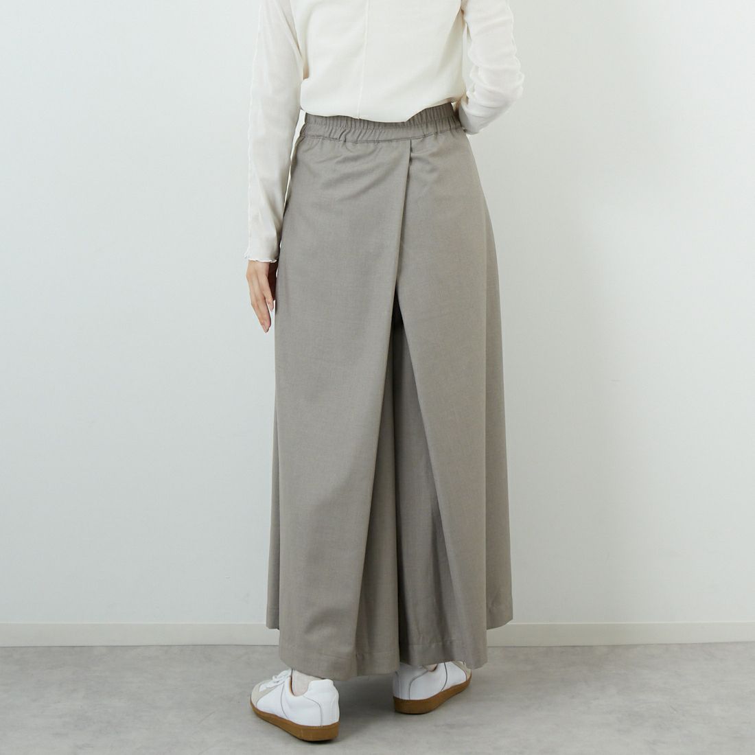 Kelen [ケレン] タックプリーツ デザインパンツ KUKUS [LKL25FPT2110] GRAYGE &&モデル身長：162cm 着用サイズ：M&&