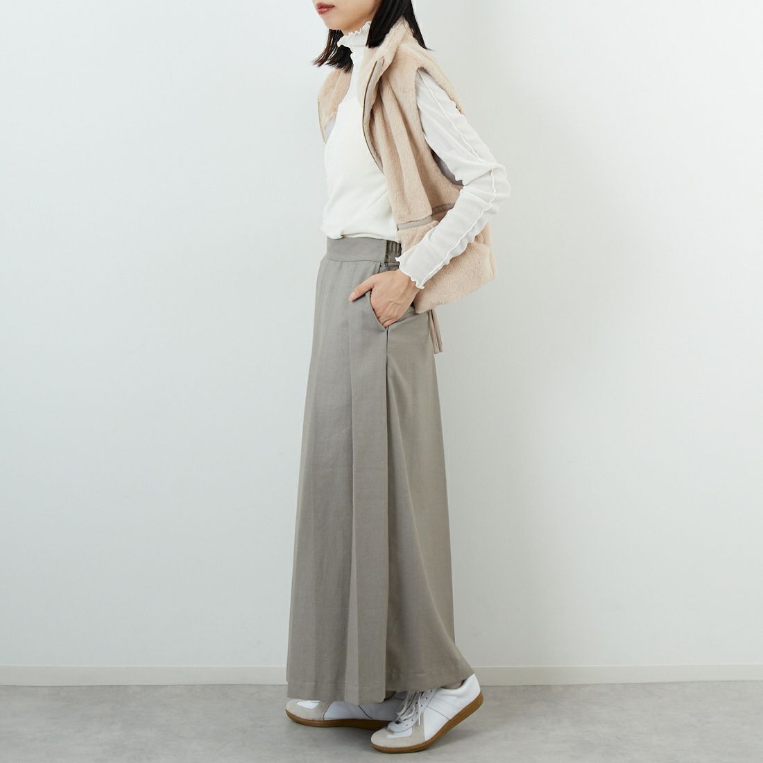 Kelen [ケレン] タックプリーツ デザインパンツ KUKUS [LKL25FPT2110] GRAYGE &&モデル身長：162cm 着用サイズ：M&&