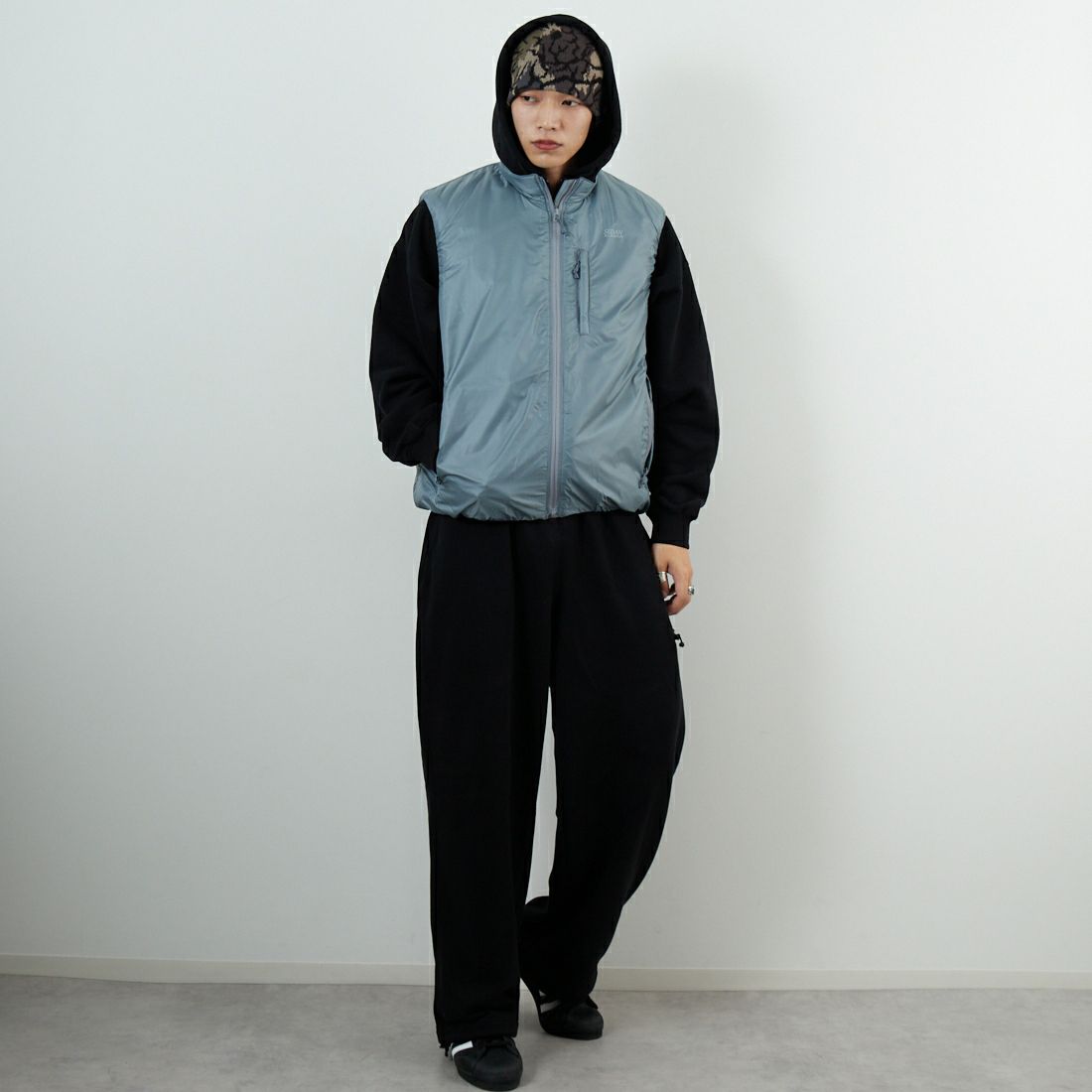 SEDAN ALL-PURPOSE [セダン オールパーパス] パッカブルパフベスト [SD25F-JK01] GREY &&モデル身長：179cm 着用サイズ：M&&