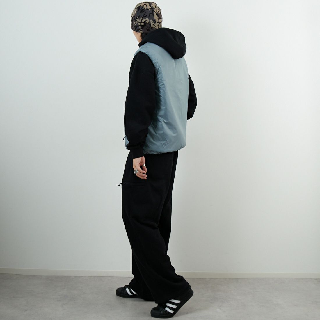 SEDAN ALL-PURPOSE [セダン オールパーパス] パッカブルパフベスト [SD25F-JK01] GREY &&モデル身長：179cm 着用サイズ：M&&