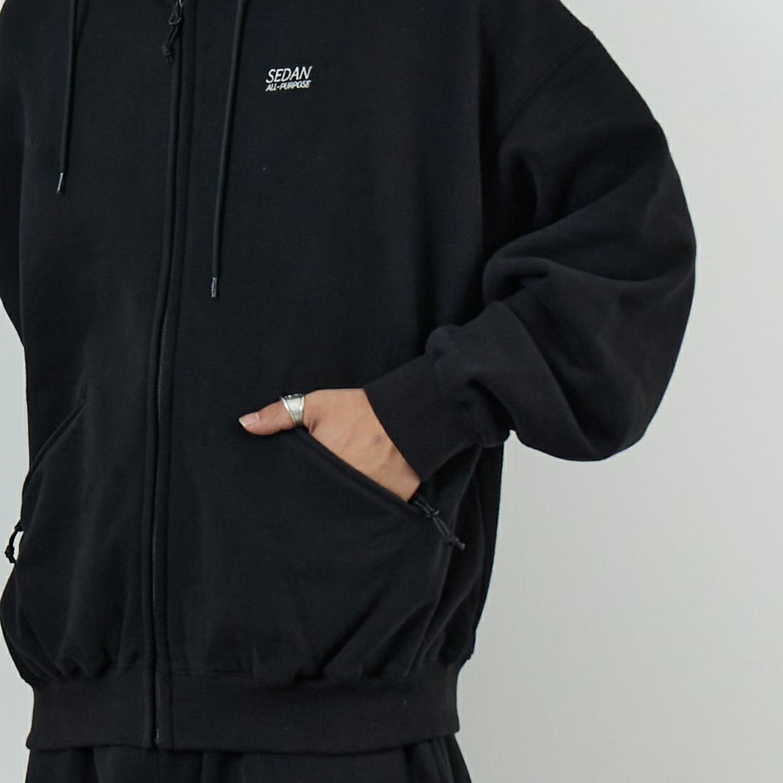 SEDAN ALL-PURPOSE [セダン オールパーパス] OGロゴフルジップフーディ [SD25F-CT06]BLACK