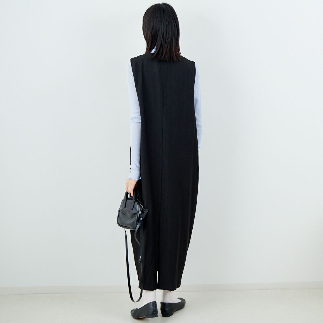 USINE [ユジーヌ] イージーケアキーネックジャンパースカート [21256063] 004 ﾌﾞﾗｯｸ &&モデル身長：162cm 着用サイズ：34&&