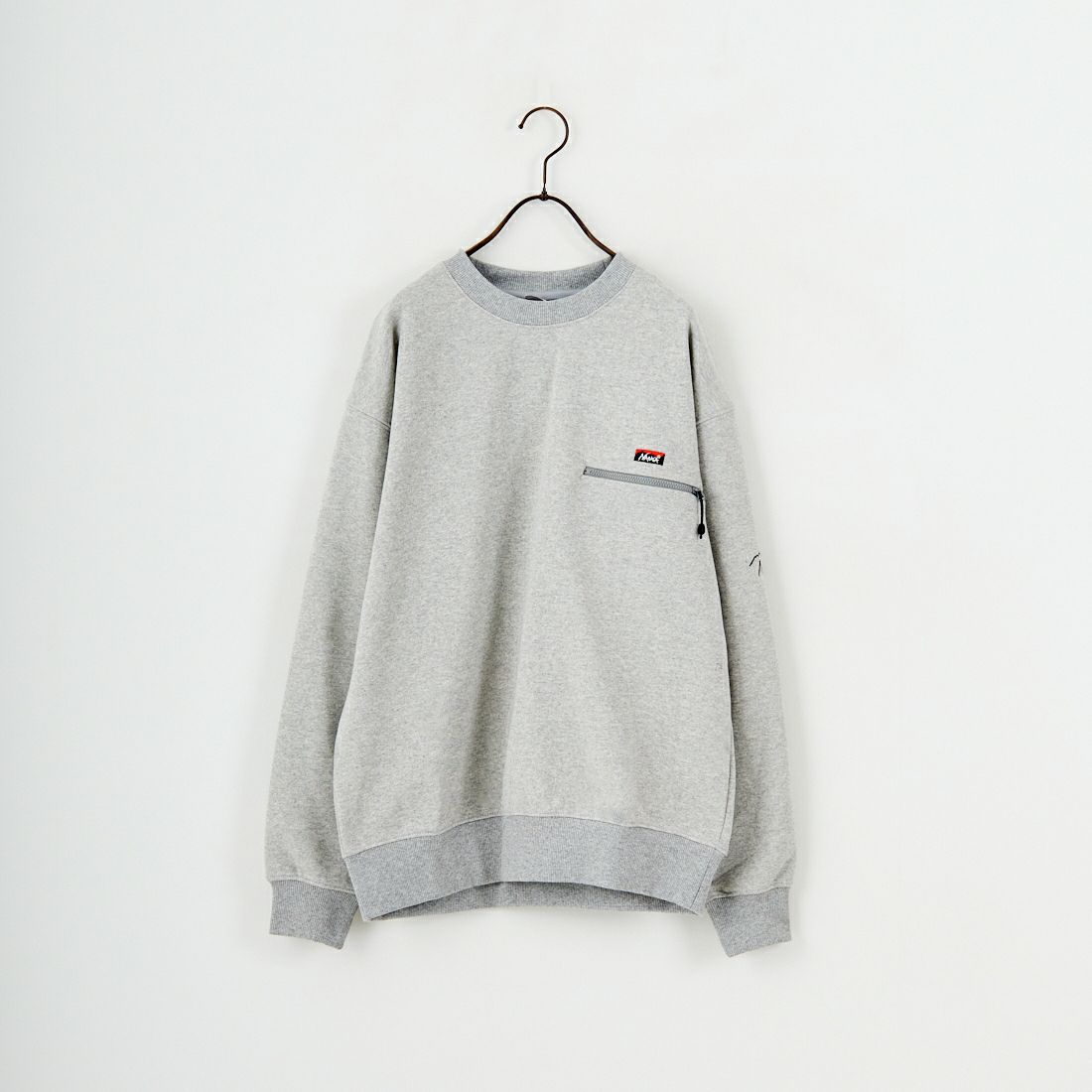 JEANSFACTORY × NANGA [ジーンズファクトリー × ナンガ] 別注 ワンポイントロゴ刺繍 ジップポケットスウェット [NW2503-JF] GRAY