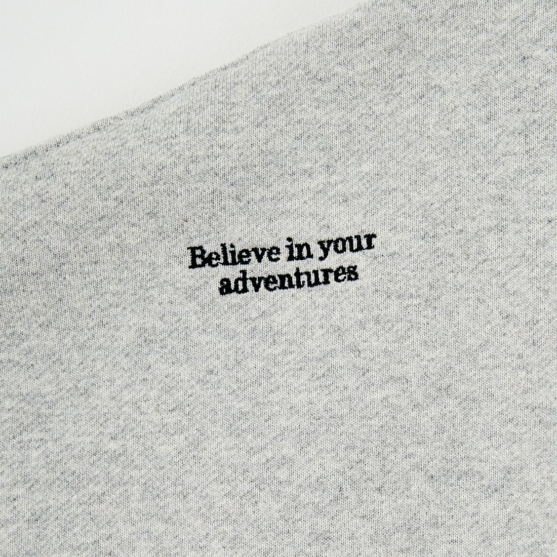 JEANSFACTORY × NANGA [ジーンズファクトリー × ナンガ] 別注 ワンポイントロゴ刺繍 ジップポケットスウェット [NW2503-JF] GRAY