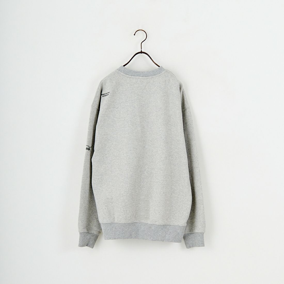 JEANSFACTORY × NANGA [ジーンズファクトリー × ナンガ] 別注 ワンポイントロゴ刺繍 ジップポケットスウェット [NW2503-JF] GRAY