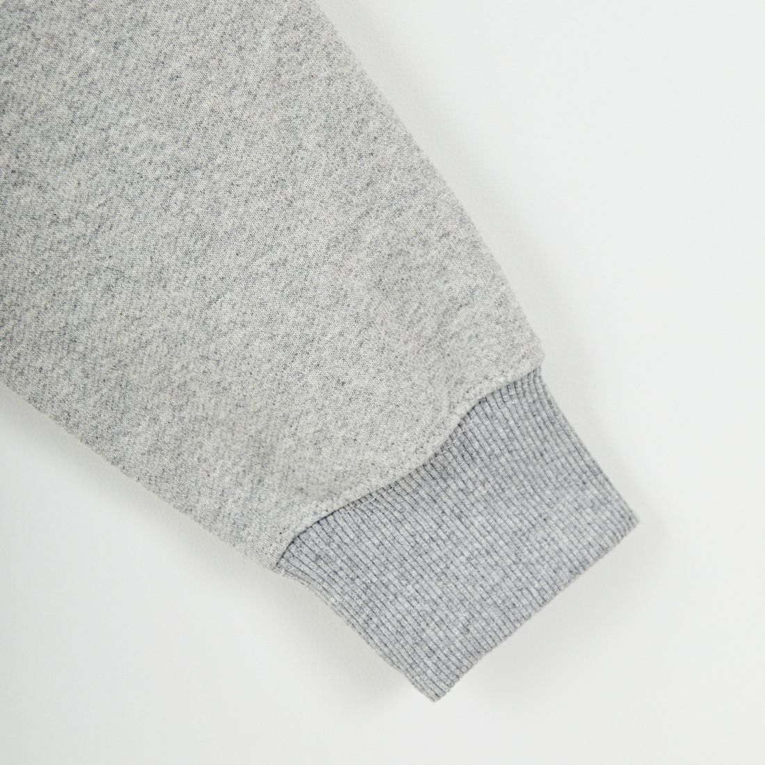 JEANSFACTORY × NANGA [ジーンズファクトリー × ナンガ] 別注 ワンポイントロゴ刺繍 ジップポケットスウェット [NW2503-JF] GRAY