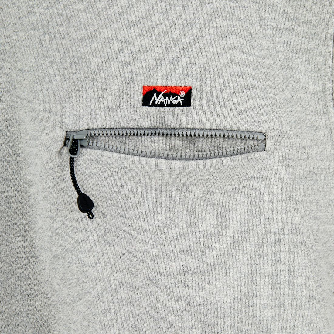 JEANSFACTORY × NANGA [ジーンズファクトリー × ナンガ] 別注 ワンポイントロゴ刺繍 ジップポケットスウェット [NW2503-JF] GRAY