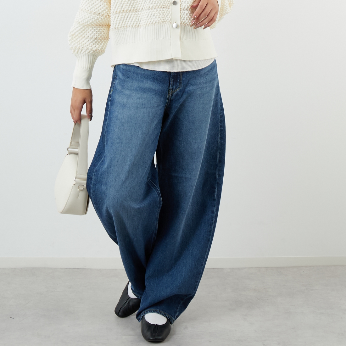 YANUK [ヤヌーク] カーブテーパード LAURA/ローラ [57153291] UMB &&モデル身長：162cm 着用サイズ：24&&