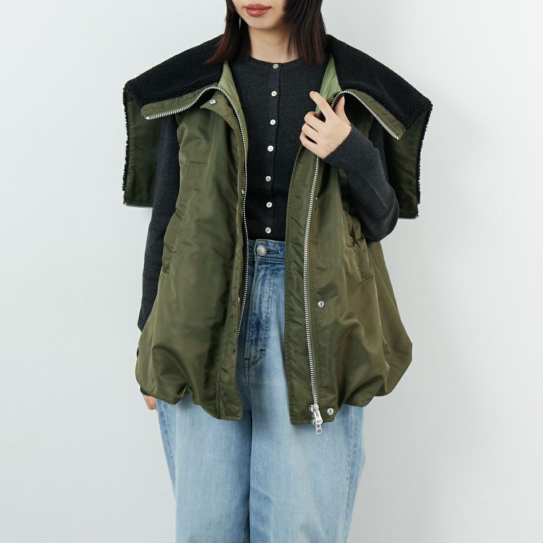 Munich [ミューニック] ナイロンツイルドッキングベスト [MN252B44] 047 KHK &&モデル身長：162cm 着用サイズ：ONE SIZE&&