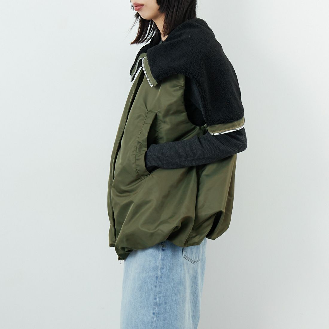 Munich [ミューニック] ナイロンツイルドッキングベスト [MN252B44] 047 KHK &&モデル身長：162cm 着用サイズ：ONE SIZE&&