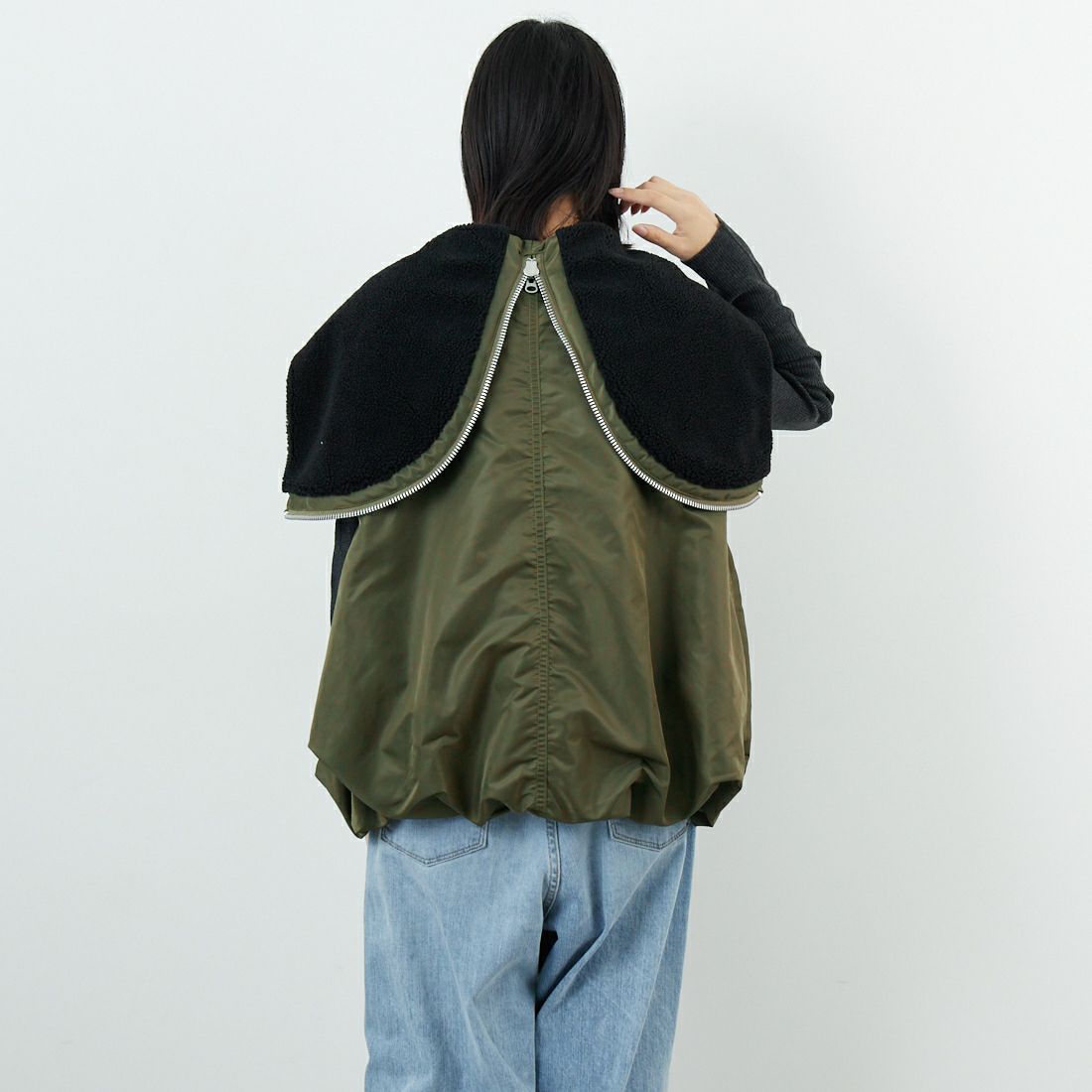 Munich [ミューニック] ナイロンツイルドッキングベスト [MN252B44] 047 KHK &&モデル身長：162cm 着用サイズ：ONE SIZE&&