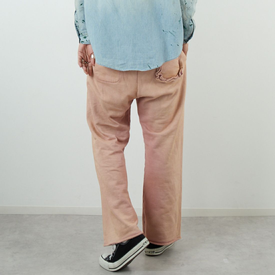 BOW WOW [バウワウ] ST. MACLAREN UNIV. エイジドスウェットパンツ [BW252-MUSP] AGED PINK &&モデル身長：179cm 着用サイズ：L&&