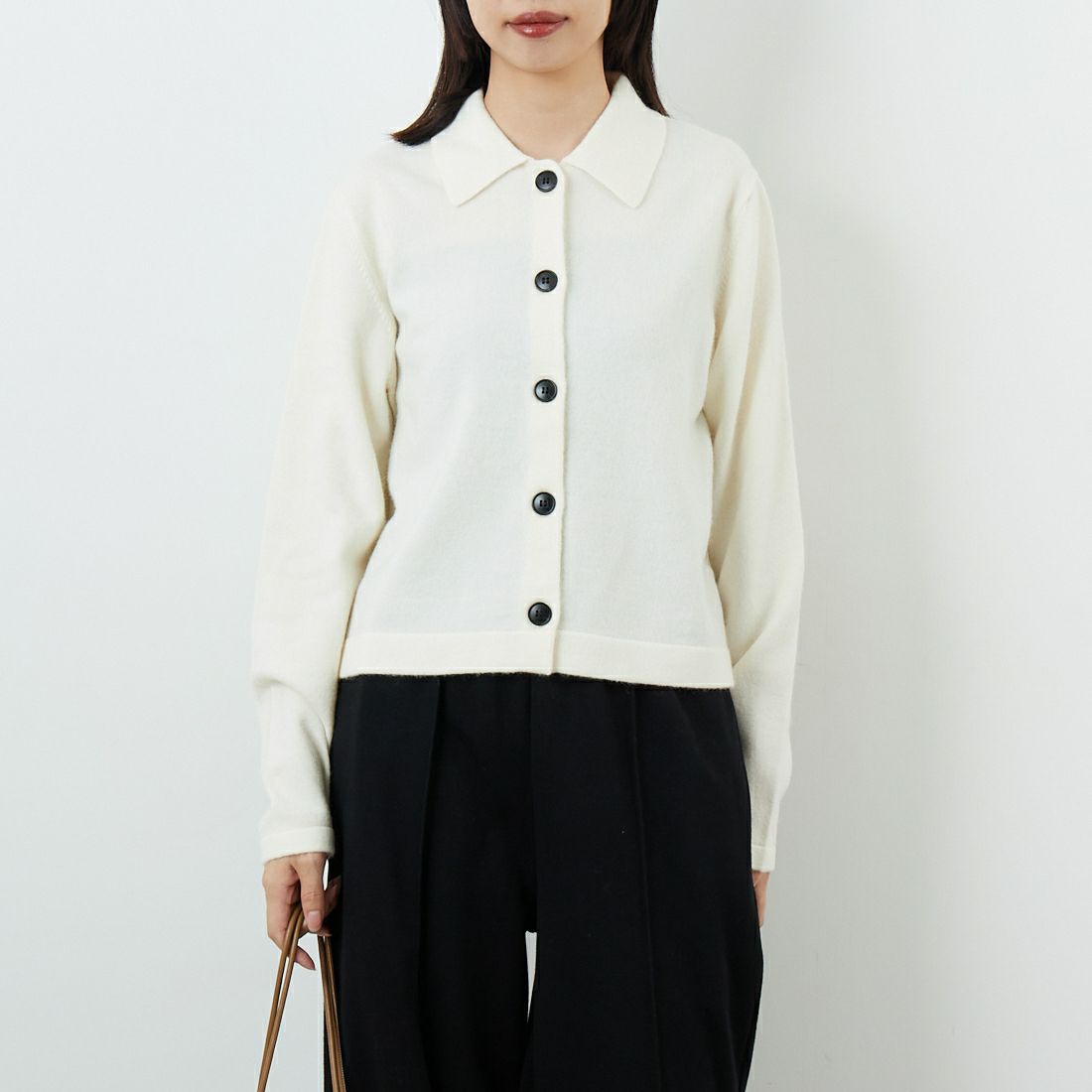 MICA&DEAL [マイカアンドディール] ポロカーディガン [0125408303] OFF WHITE &&モデル身長：162cm 着用サイズ：F&&
