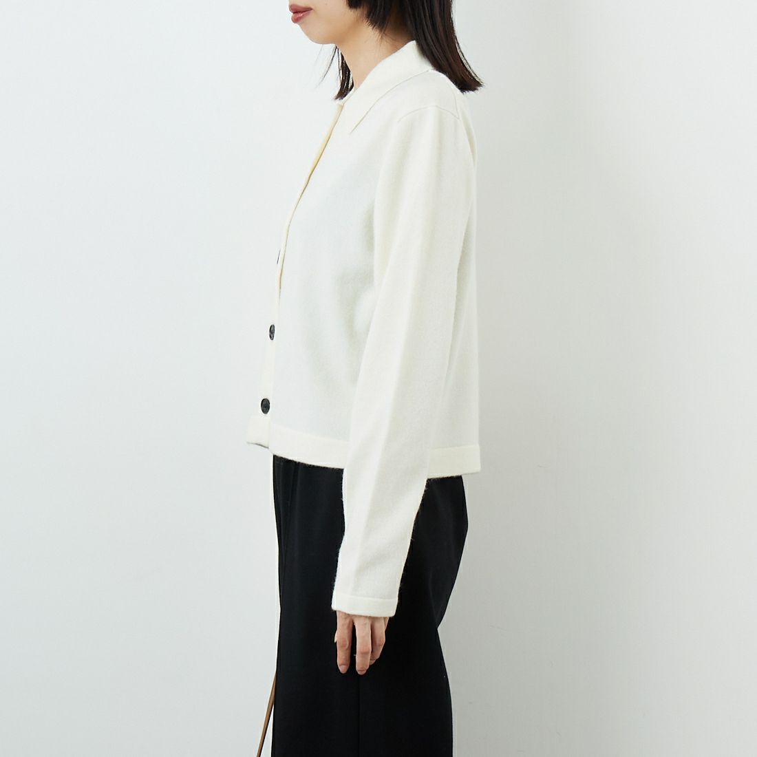 MICA&DEAL [マイカアンドディール] ポロカーディガン [0125408303] OFF WHITE &&モデル身長：162cm 着用サイズ：F&&