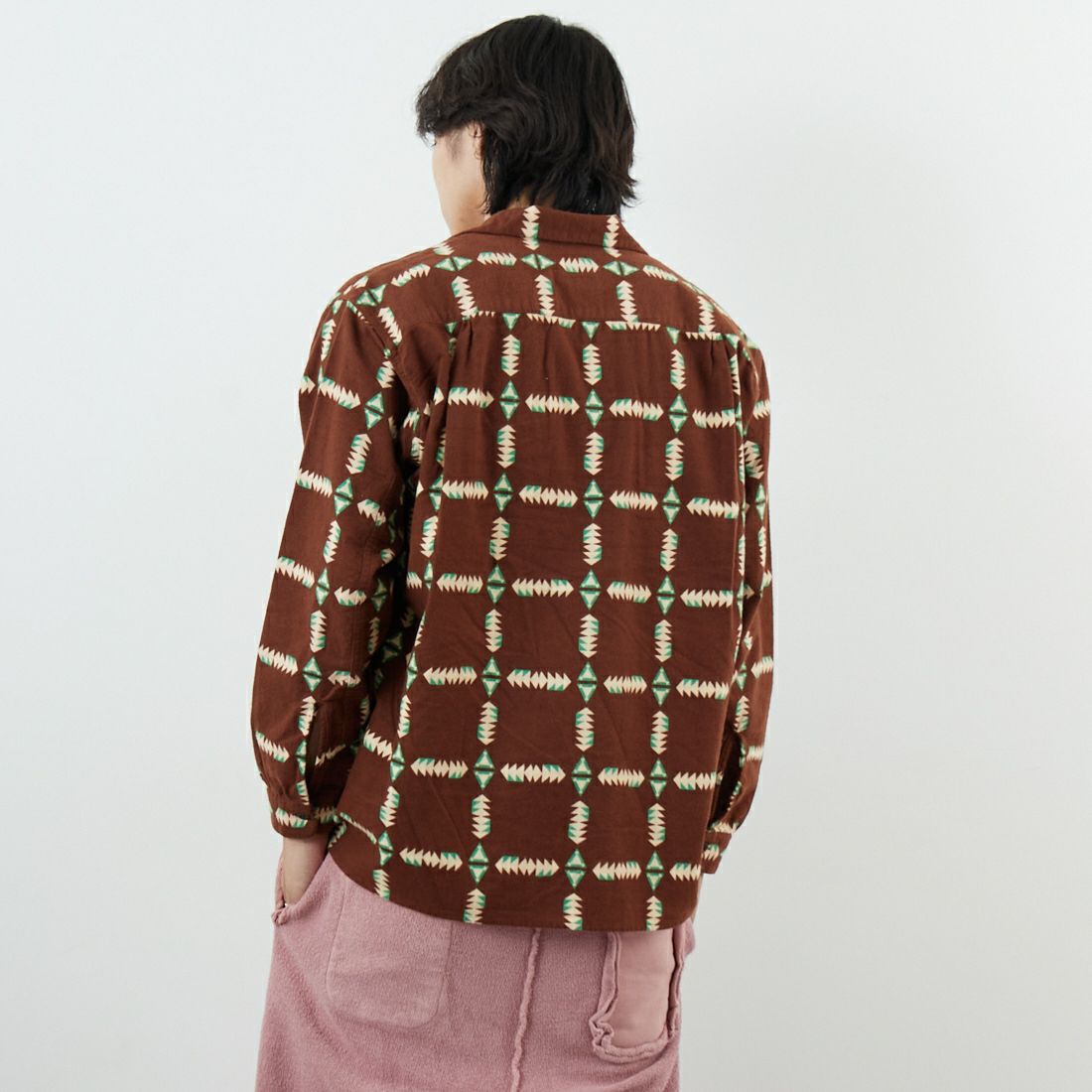 BOW WOW [バウワウ] ナバホプリントフランネルシャツ [BW252-NPFS] BROWN &&モデル身長：179cm 着用サイズ：M&&
