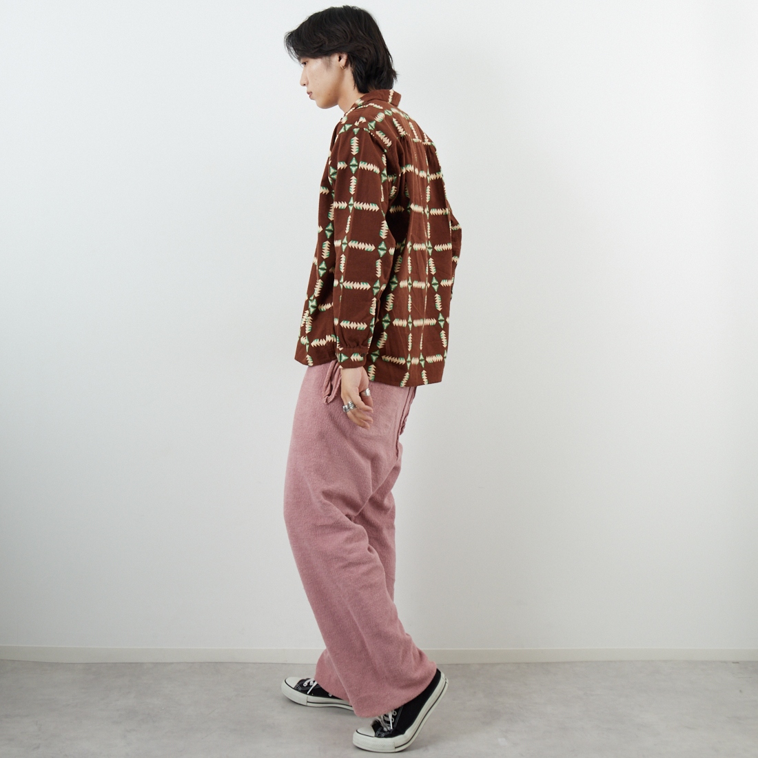 BOW WOW [バウワウ] ナバホプリントフランネルシャツ [BW252-NPFS] BROWN &&モデル身長：179cm 着用サイズ：M&&