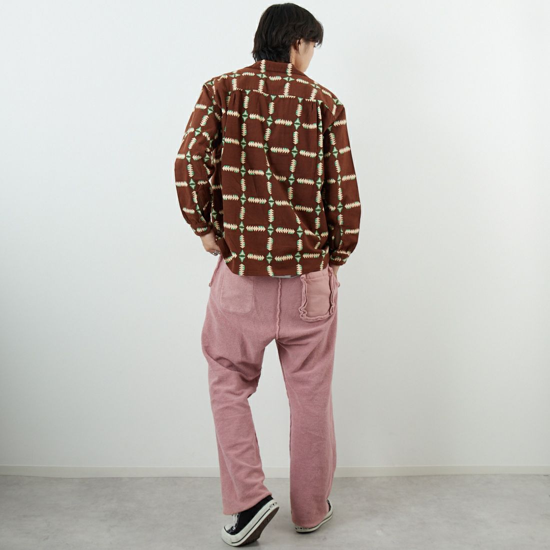 BOW WOW [バウワウ] ナバホプリントフランネルシャツ [BW252-NPFS] BROWN &&モデル身長：179cm 着用サイズ：M&&