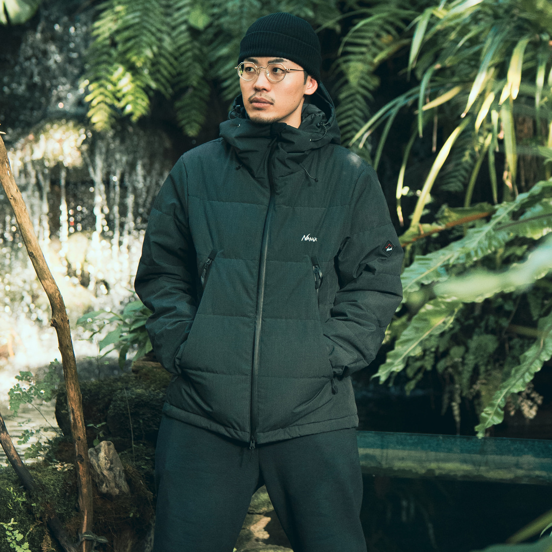 JEANSFACTORY × NANGA [ジーンズファクトリー × ナンガ] 別注 HINOC 難燃タフタダウンジャケット [JMP-254-031-JF] BLACK &&モデル身長：168cm 着用サイズ：L&&