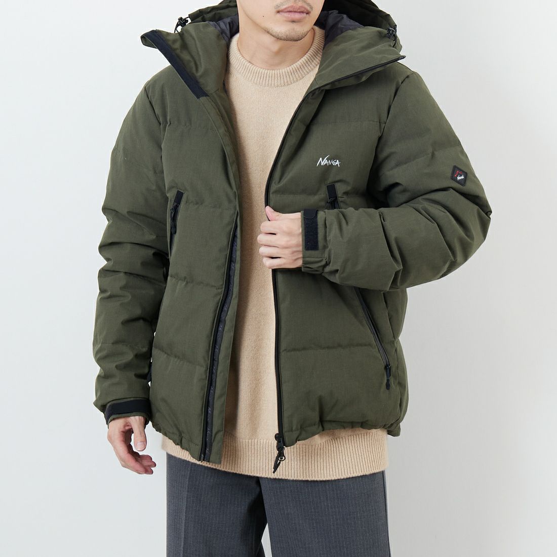 JEANSFACTORY × NANGA [ジーンズファクトリー × ナンガ] 別注 HINOC 難燃タフタダウンジャケット [JMP-254-031-JF] KHAKI &&モデル身長：168cm 着用サイズ：L&&