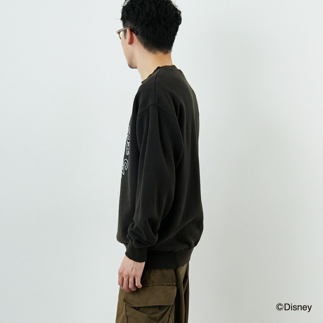Jeans Factory Clothes [ジーンズファクトリークローズ] キャラダメージスウェット / MICKEY MOUSE [JFC-254-095] MICKEY &&モデル身長：168cm 着用サイズ：M&&