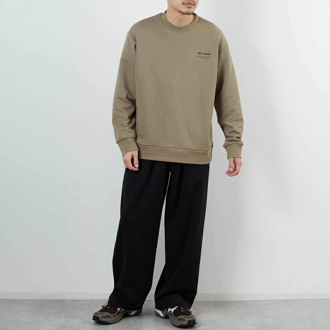 Ben Lenovitz [ベン レノビッツ] 別注 ドッグバックプリントスウェット [BL25F-003IN-JF] BEIGE &&モデル身長：168cm 着用サイズ：M&&