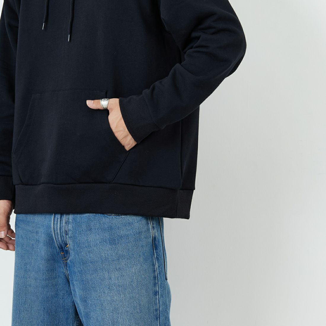 Ben Lenovitz [ベン レノビッツ] 別注 ドッグバックプリントスウェットパーカー [BL25F-004IN-JF] BLACK &&モデル身長：179cm 着用サイズ：L&&