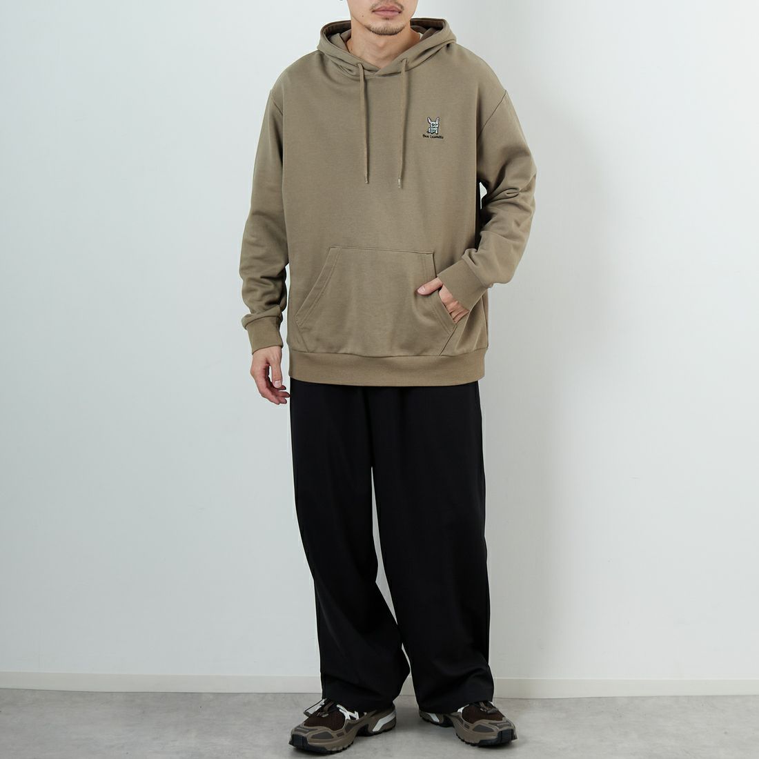 Ben Lenovitz [ベン レノビッツ] 別注 ドッグバックプリントスウェットパーカー [BL25F-004IN-JF] BEIGE &&モデル身長：168cm 着用サイズ：M&&