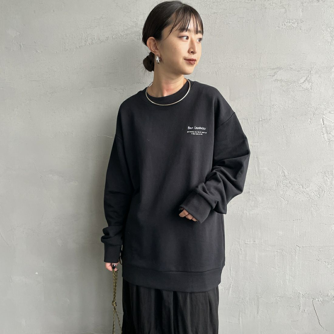 Ben Lenovitz [ベン レノビッツ] 別注 ドッグバックプリントスウェット [BL25F-001IN-JF] BLACK &&モデル身長：150cm 着用サイズ：S&&