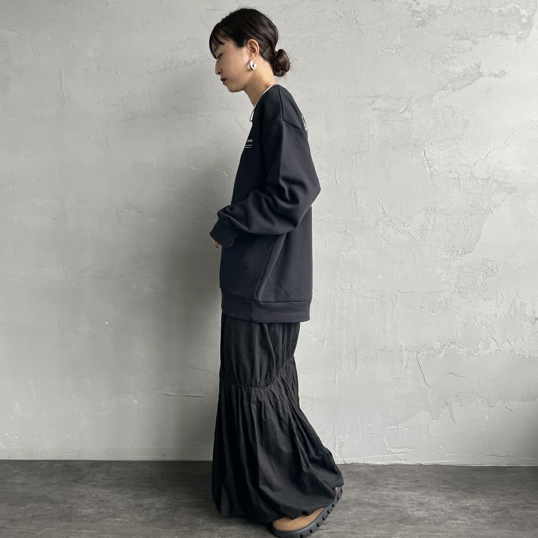 Ben Lenovitz [ベン レノビッツ] 別注 ドッグバックプリントスウェット [BL25F-001IN-JF] BLACK &&モデル身長：150cm 着用サイズ：S&&