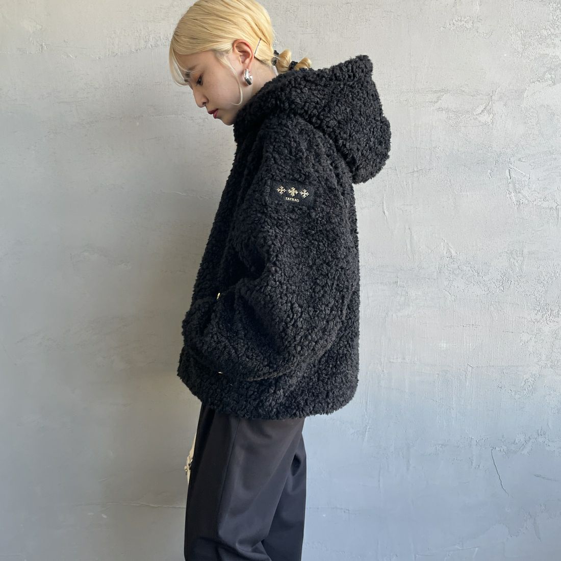 TATRAS [タトラス] IPAMA/イパマ ボアブルゾン [LJXA0042033588] BLACK &&モデル身長：150cm 着用サイズ：1&&