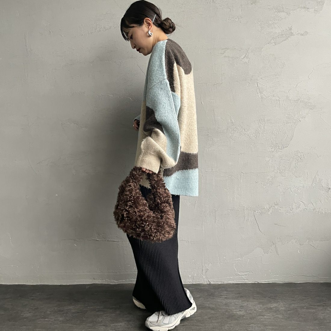 Maison de L'allure [メゾン ドゥ ラリュール] シャギージャガードニット [M25131040] 28 BROWN &&モデル身長：150cm 着用サイズ：F&&