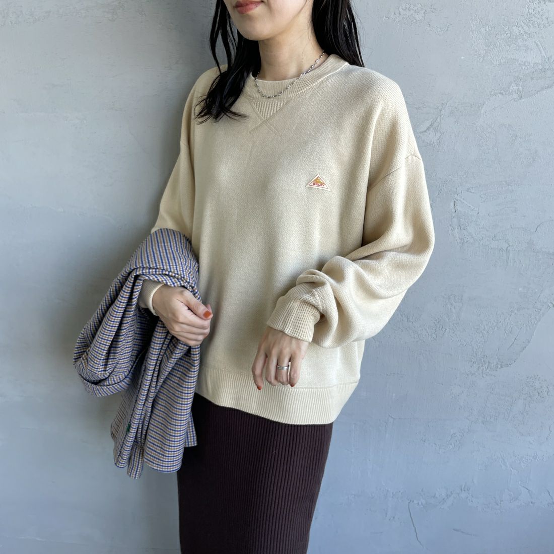 KELTY [ケルティ] 別注 ワンポイントロゴ スウェットライクニット [KE253W30IN03-JF] OATMEAL &&モデル身長：160cm 着用サイズ：M&&