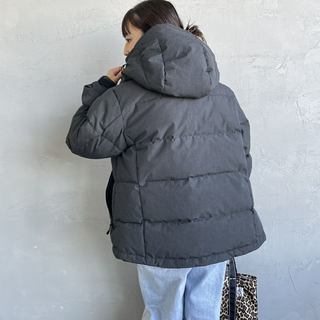 JEANSFACTORY × NANGA [ジーンズファクトリー × ナンガ] 別注 HINOC 難燃タフタダウンジャケット [JMP-254-031-JF] BLACK &&モデル身長：150cm 着用サイズ：S&&