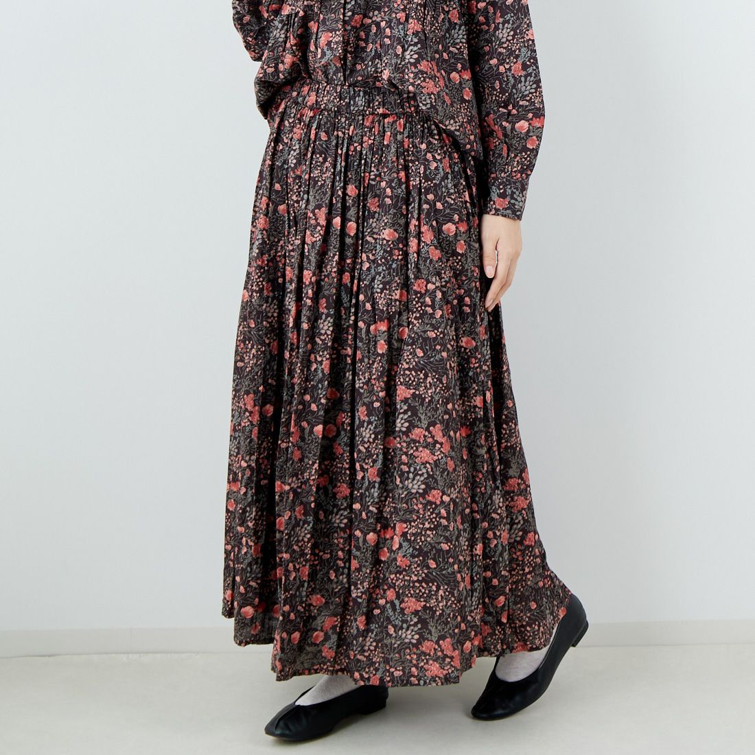 soil [ソイル] キャンブリック フラワープリントギャザースカート [NSL25595] 9850 OFF.B &&モデル身長：162cm 着用サイズ：2&&