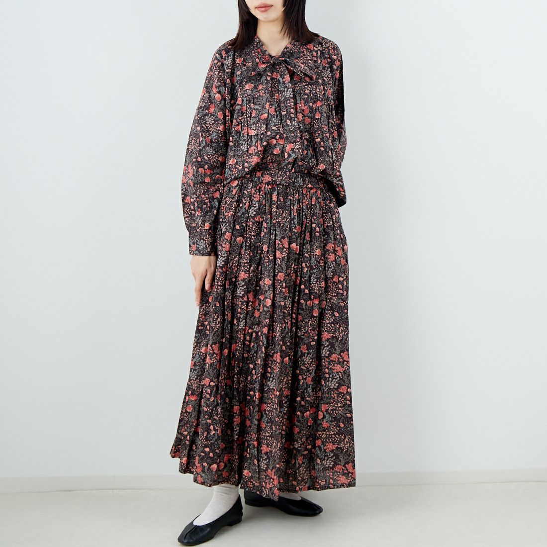 soil [ソイル] キャンブリック フラワープリントギャザースカート [NSL25595] 9850 OFF.B &&モデル身長：162cm 着用サイズ：2&&