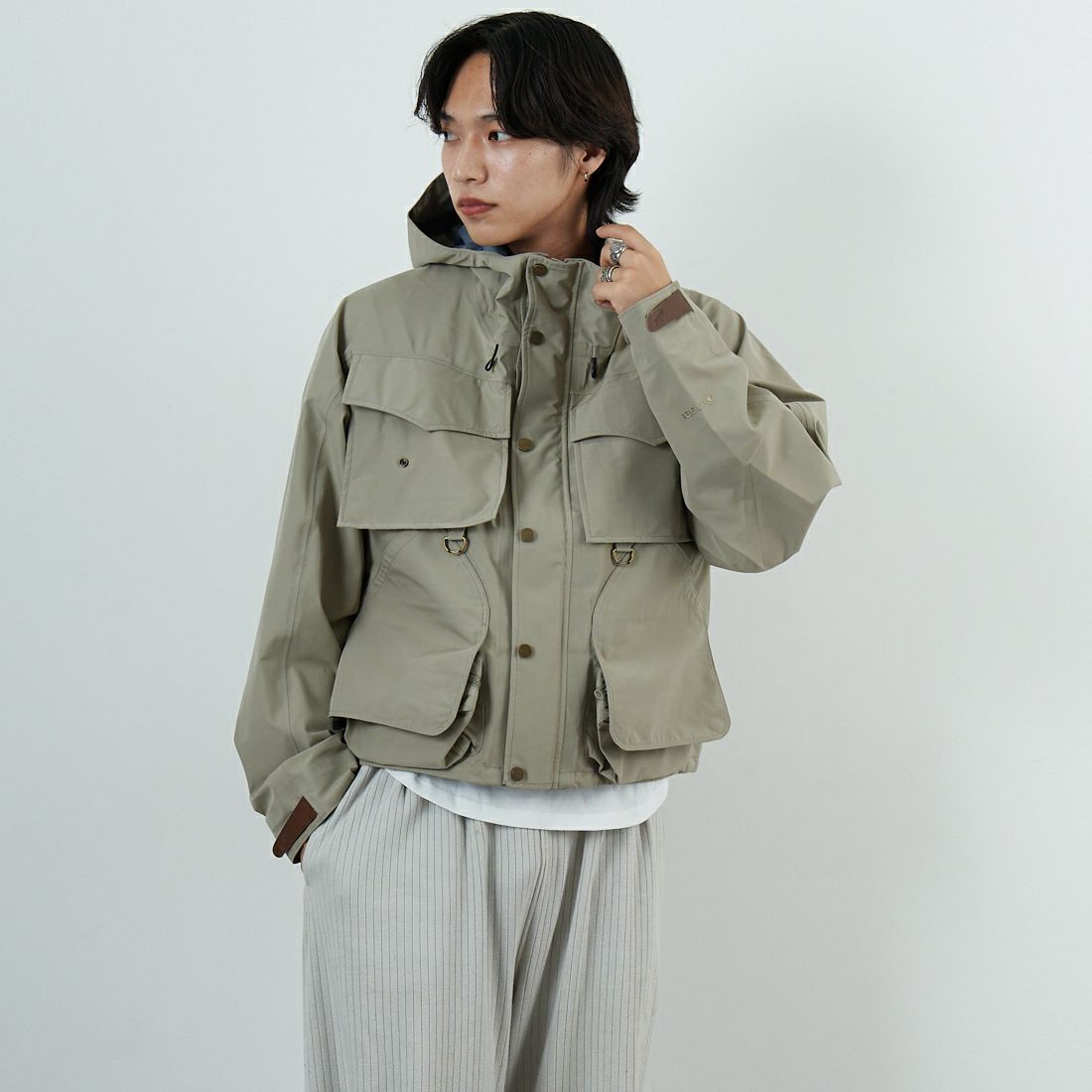WOOLRICH [ウールリッチ] ゴアテックス 3レイヤーフィッシングジャケット [WJOU2000] OLIVE &&モデル身長：179cm 着用サイズ：M&&