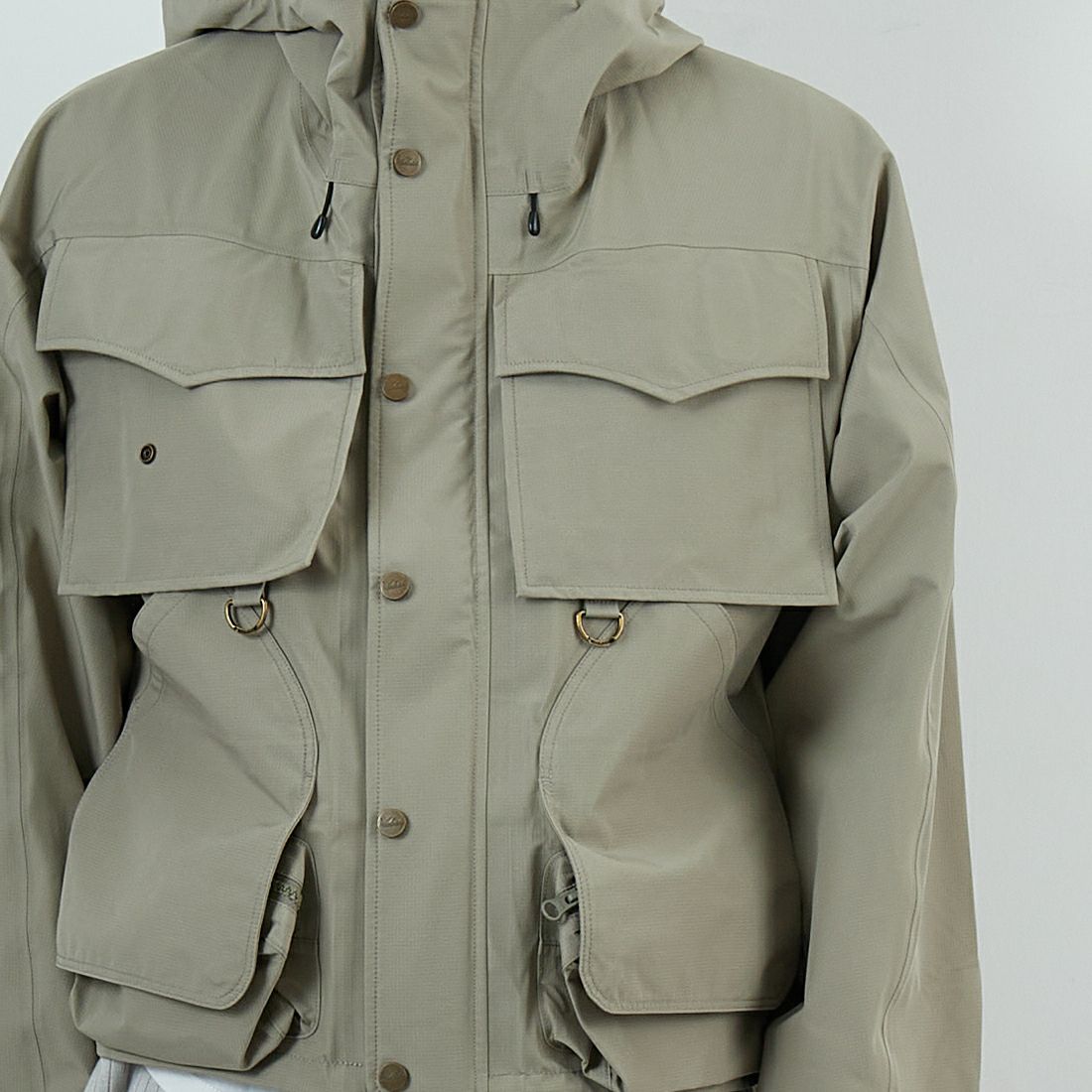 WOOLRICH [ウールリッチ] ゴアテックス 3レイヤーフィッシングジャケット [WJOU2000] OLIVE &&モデル身長：179cm 着用サイズ：M&&
