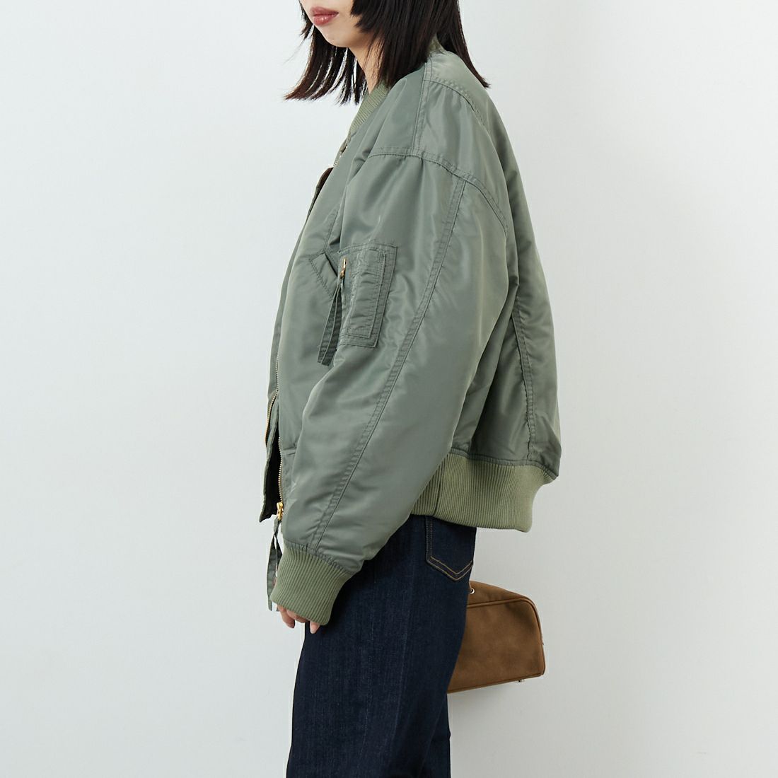 KHA:KI [カーキ] ワイドスクエアMA-1ジャケット [MIL25FJK3240] OLIVE &&モデル身長：162cm 着用サイズ：1&&