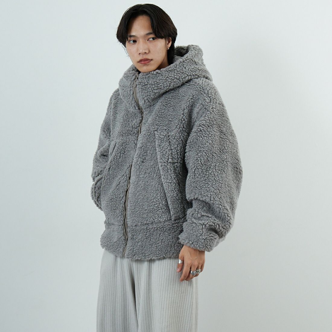 WOOLRICH [ウールリッチ] ボアフリースパーカー [WJOU2022] GRAY &&モデル身長：179cm 着用サイズ：M&&