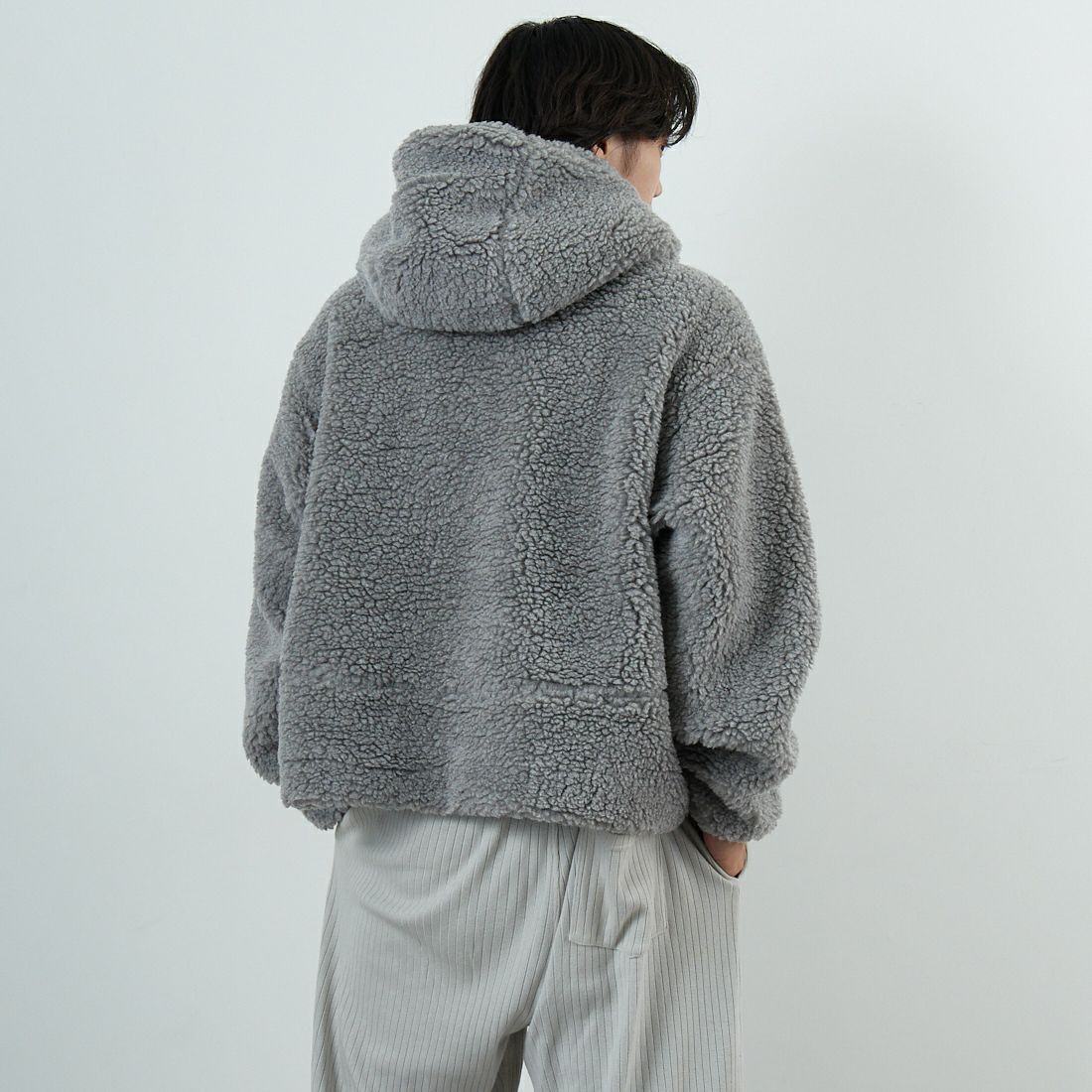 WOOLRICH [ウールリッチ] ボアフリースパーカー [WJOU2022] GRAY &&モデル身長：179cm 着用サイズ：M&&