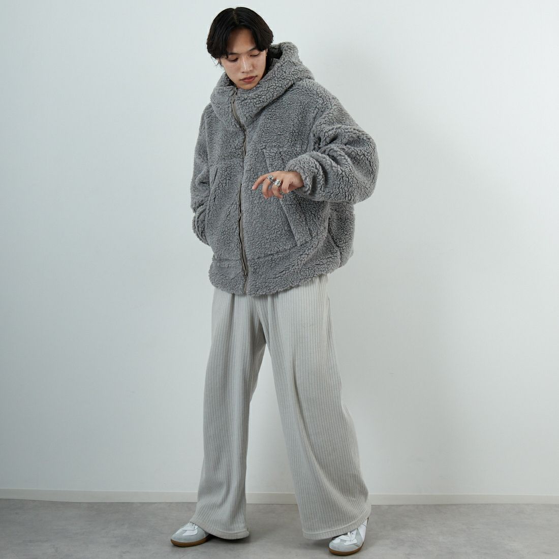 WOOLRICH [ウールリッチ] ボアフリースパーカー [WJOU2022] GRAY &&モデル身長：179cm 着用サイズ：M&&