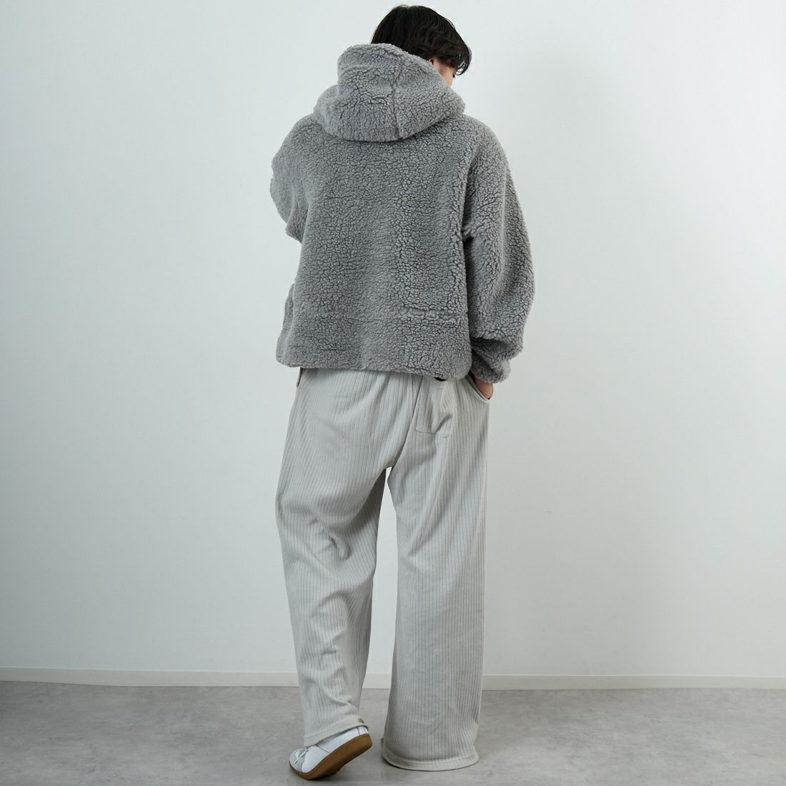 WOOLRICH [ウールリッチ] ボアフリースパーカー [WJOU2022] GRAY &&モデル身長：179cm 着用サイズ：M&&