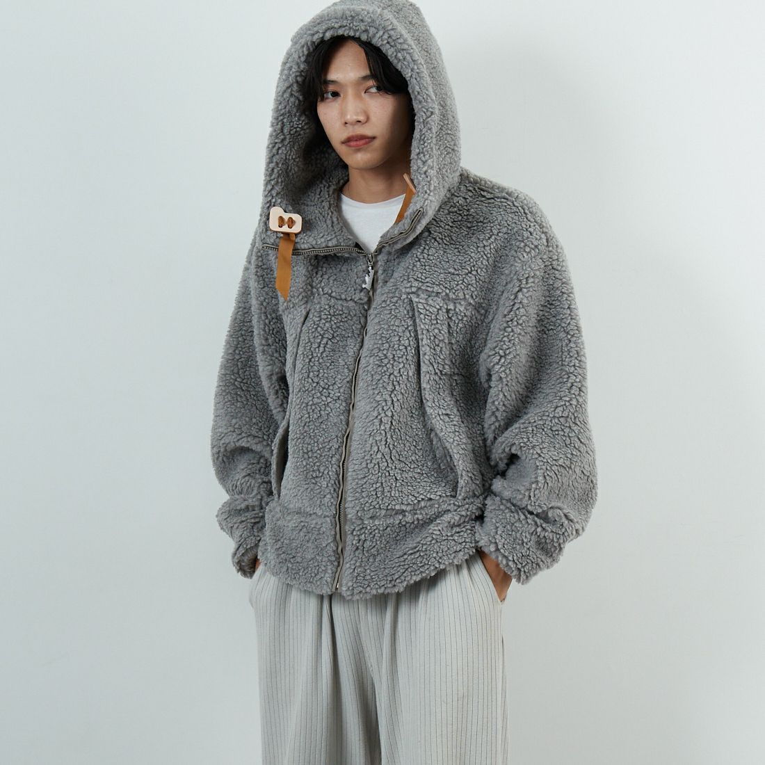 WOOLRICH [ウールリッチ] ボアフリースパーカー [WJOU2022] GRAY &&モデル身長：179cm 着用サイズ：M&&