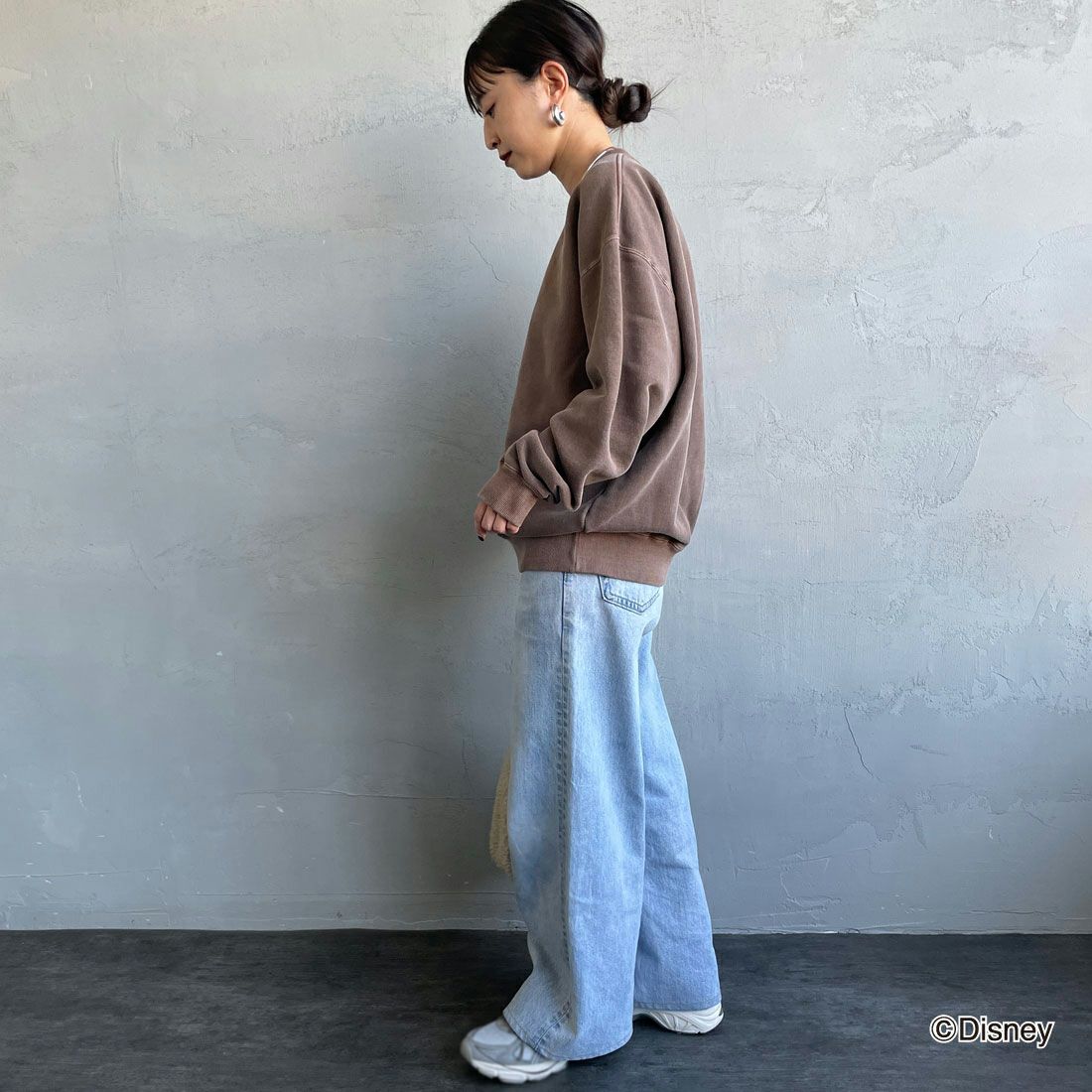 GOOD ROCK SPEED [グッドロックスピード] 別注 / MICKEY MOUSE / プリントスウェット [INTN-059-JF] BROWN &&モデル身長：150cm 着用サイズ：M&&