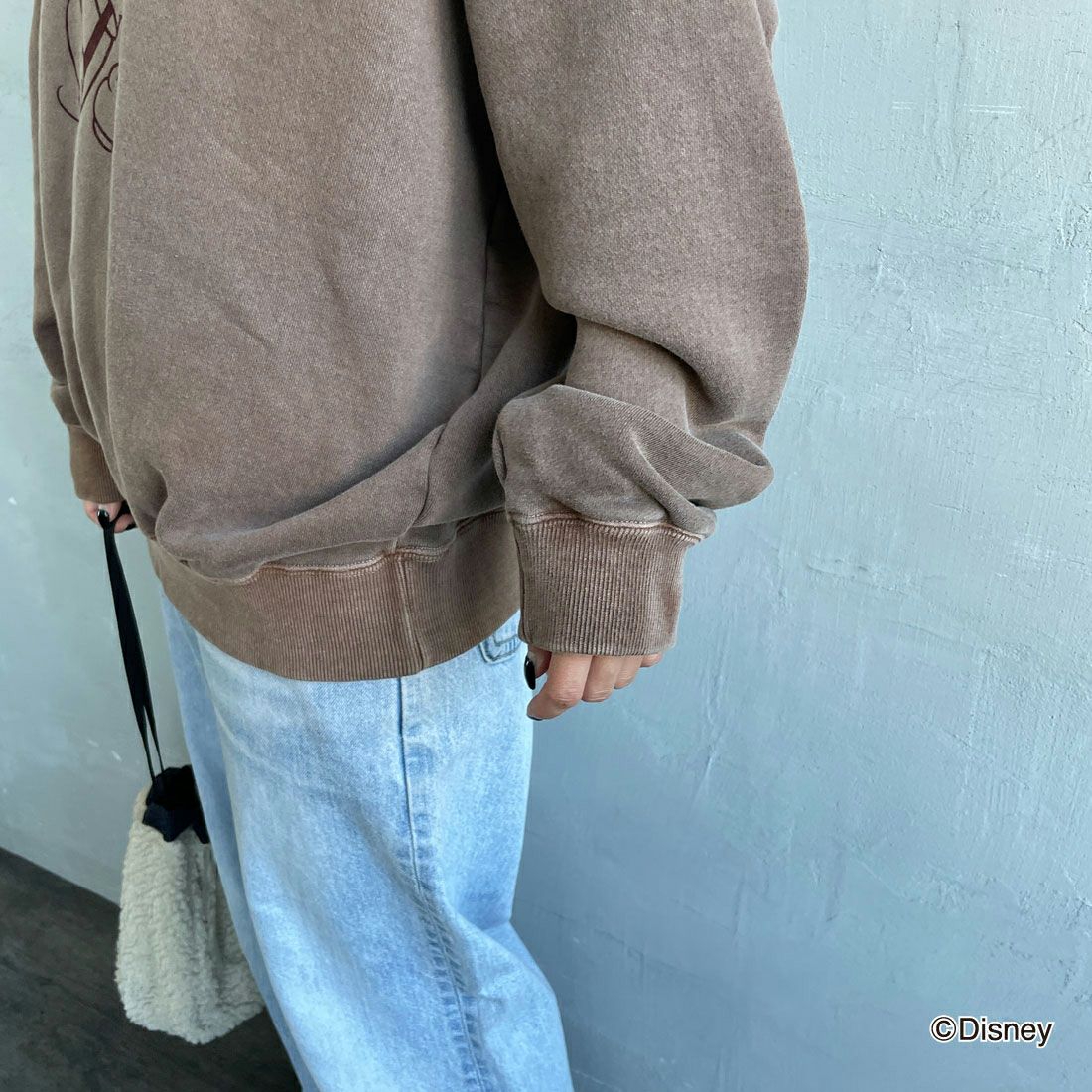 GOOD ROCK SPEED [グッドロックスピード] 別注 / MICKEY MOUSE / プリントスウェット [INTN-059-JF] BROWN &&モデル身長：150cm 着用サイズ：M&&