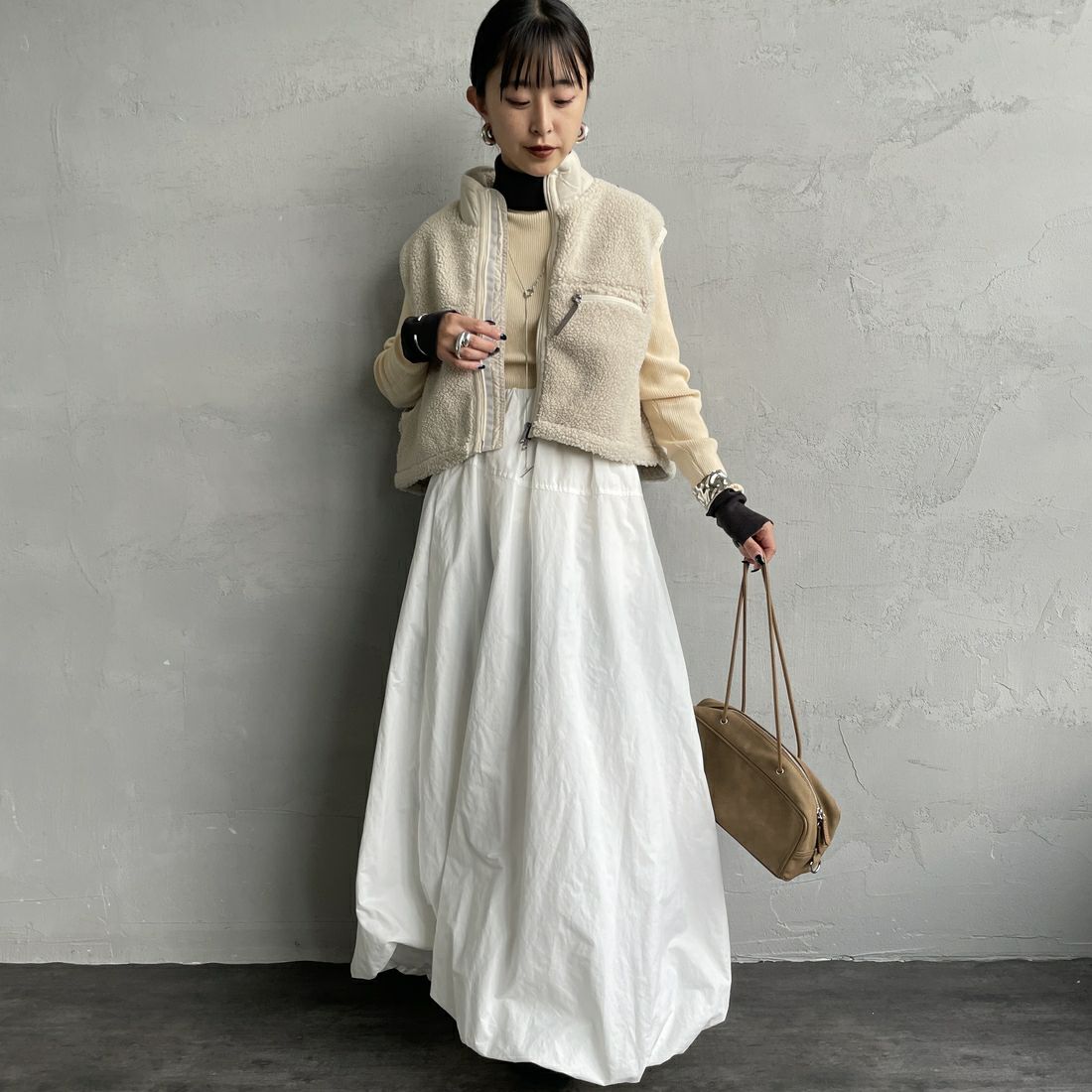 Gymphlex [ジムフレックス] コージーライトボア ショートベスト [GY-A0568BOL] OYSTER WHT &&モデル身長：150cm 着用サイズ：14&&