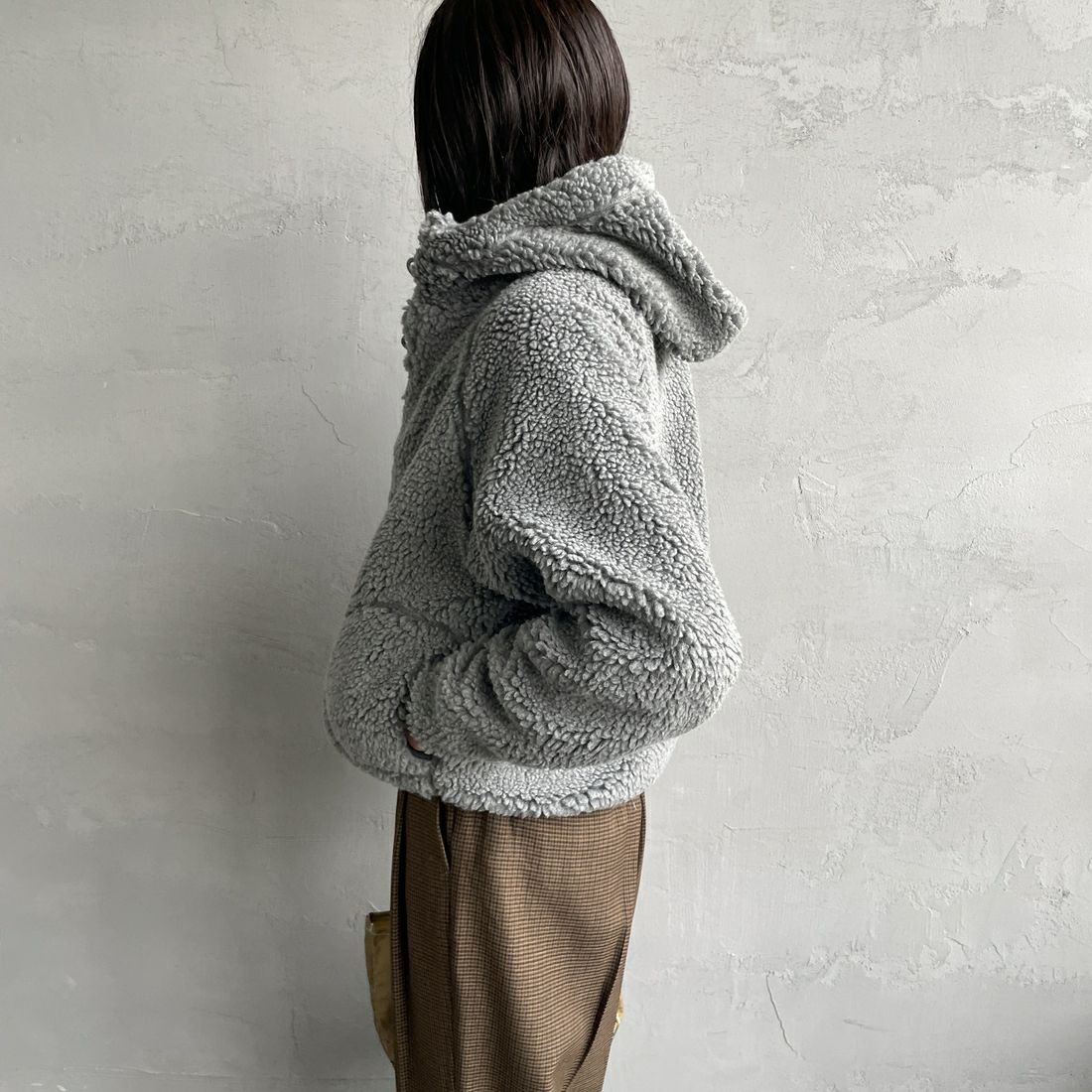 Gymphlex [ジムフレックス] ボアフードショートジャケット [GY-A0725BOA] DK.H.GREY &&モデル身長：160cm 着用サイズ：14&&