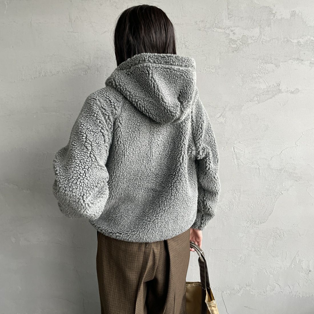 Gymphlex [ジムフレックス] ボアフードショートジャケット [GY-A0725BOA] DK.H.GREY &&モデル身長：160cm 着用サイズ：14&&