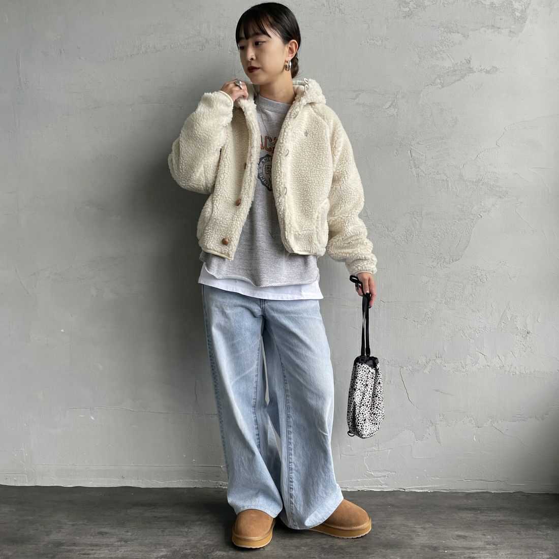 Gymphlex [ジムフレックス] ボアフードショートジャケット [GY-A0725BOA] OYSTER WHT &&モデル身長：150cm 着用サイズ：14&&